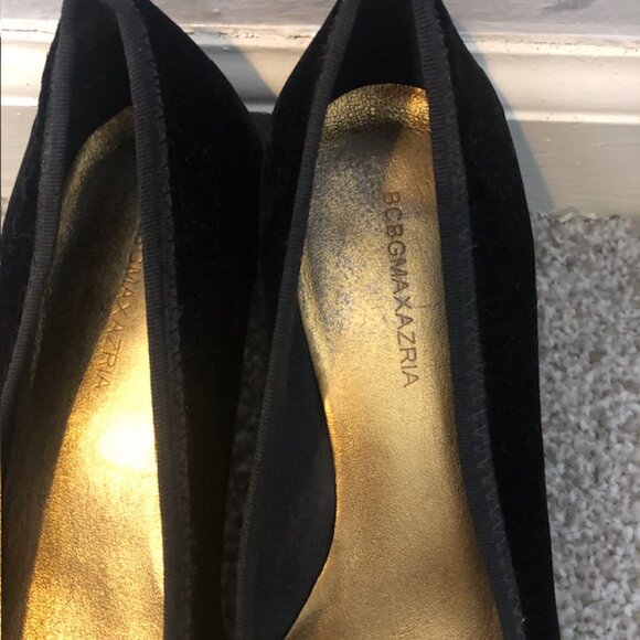 BCBG Max Azria Black Velvet Heels – Size 8 – Made in Brazil - Picture 6 of 6